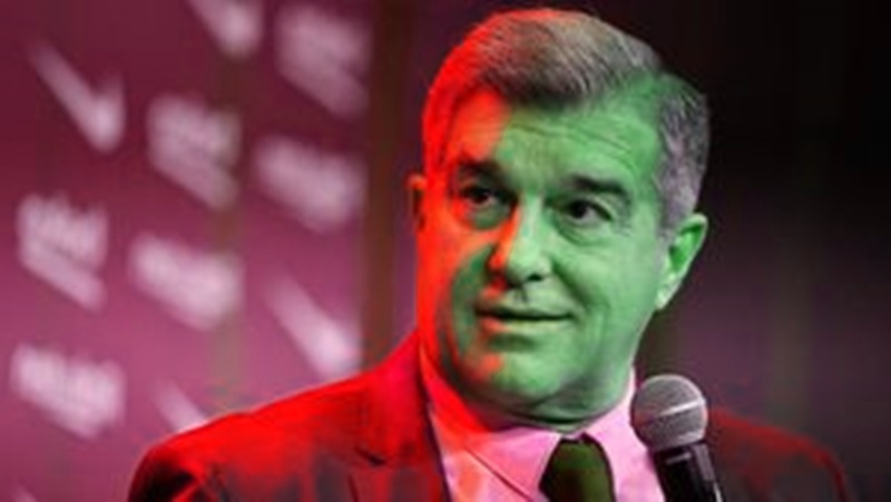 يوضح لابورتا أقواله بشأن عودة ميسي وإنييستا