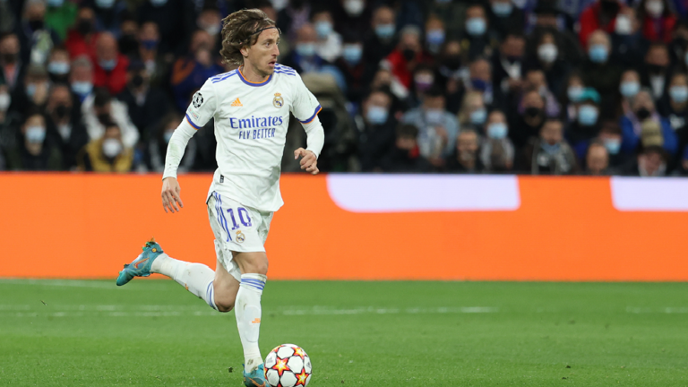 عندما تكون التمريرة أجمل من الهدف. مودريتش يبدع أمام تشيلسي