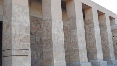 بالصور شاهد عظمه الفراعنه ومقصورة الإله آمون رع بعد ترميمها
