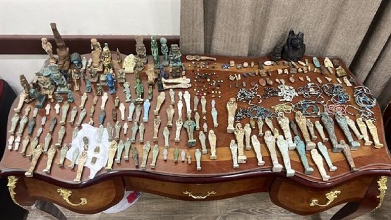 النيابة العامه تأمر بحبس "صاحب الكنز الأثري الضخم بالدقهليه