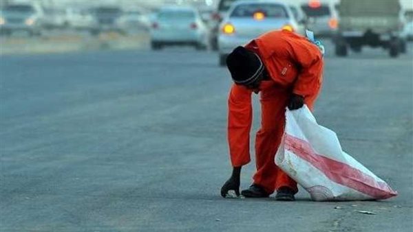 تحرك حكومي بعد طرد عامل نظافة من مطعم شهير بالجيزه