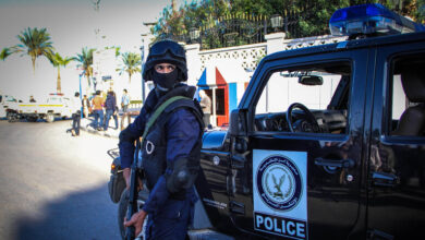 أمن الجيزة يكشف لغز مقتل طفلة بسكين و خنق شقيقتها داخل منزلهما في الهرم