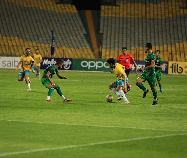 بـ10 لاعبين: المصري يهزم الإسماعيلي بهدف ويقفز للمركز التاسع