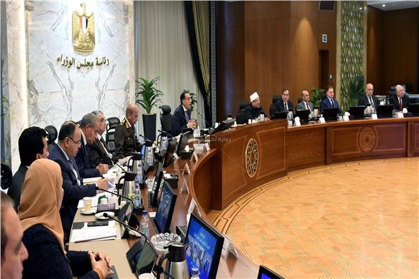 الحكومة تستجيب للمصريين بالخارج.. إلغاء هذه الشروط من قانون استيراد السيارة الشخصية