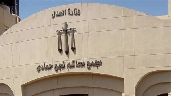 بسبب علاقه غير شرعيه خنقت طفلتها واتهمت عشيقها والمحكمه تقضى باعدامها
