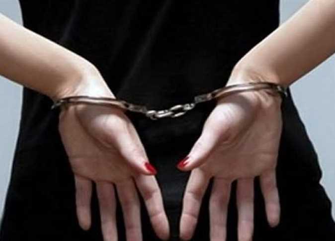 حبس ربة منزل وابنتها بتهمة «التخلص من رضيع» في مترو حلوان
