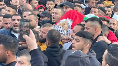 آلاف الفلسطينيين يشيعون قتلى نابلس وإسرائيل ترفع حالة التأهب خوفا من الانتقام