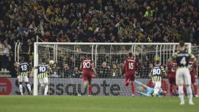 إشبيلية يعود من تركيا ببطاقة العبور لربع نهائي الدوري الأوروبي