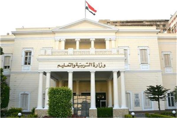 التعليم يصدر قرارا بشأن امتحانات الثانوية العامة للطلاب المصريين بالسودان