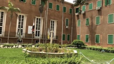 بعد ضجة كبيرة إثر إعلان إفلاس أكثر كليات البنات عراقة في مصر. وزارة التعليم تعلق