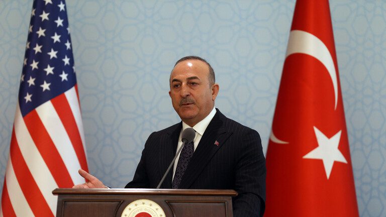 تشاووش أوغلو يهاجم بايدن بسبب أحداث 1915