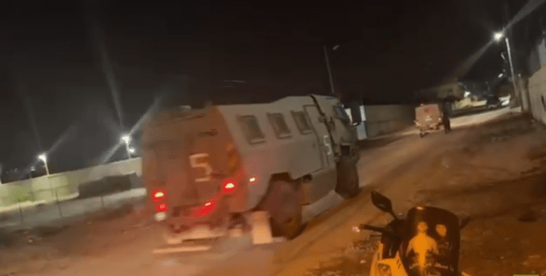 إصابات بالرصاص الحي واعتقالات في عملية اقتحام نفذتها القوات الإسرائيلية لمخيم عقبة جبر