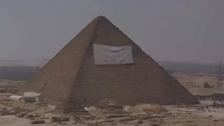 شائعات : إعلان خطوبة على الأهرامات يثير جدلا واسعا والآثار ترد