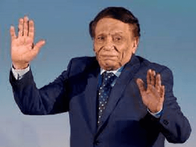 نقيب الفنانين يكشف تطورات الحالة الصحية لعادل إمام