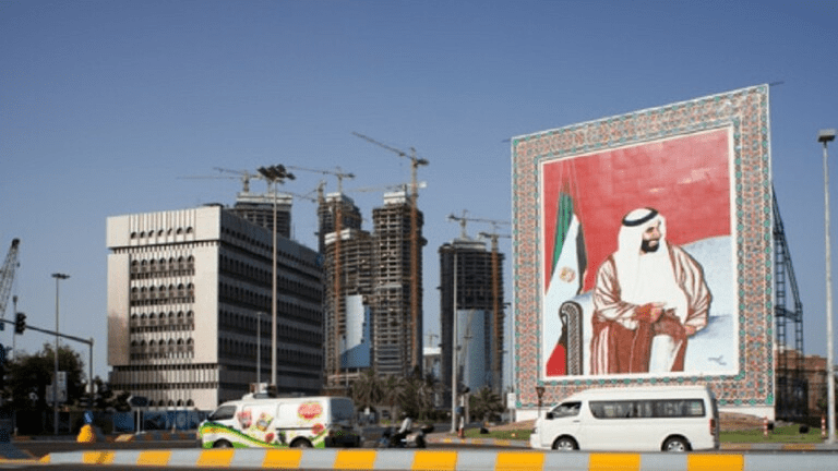 بمناسبة عيد الأضحى: رئيس الإمارات يأمر بالإفراج عن 988 سجينا