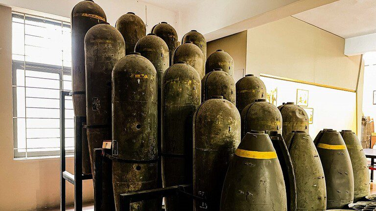 الخارجية الصينية تعلق على استهداف قوات كييف الصحفيين بقذائف عنقودية