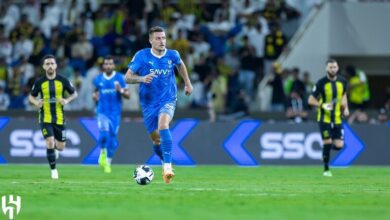 بنزيما يضيع ركلة جزاء: الاتحاد يسقط أمام الهلال في الكلاسيكو السعودي