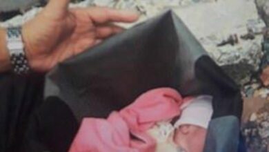 العنايه الالهيه تنقذ رضيعه فور ولادتها بعد القائها فى صندوق قمامه