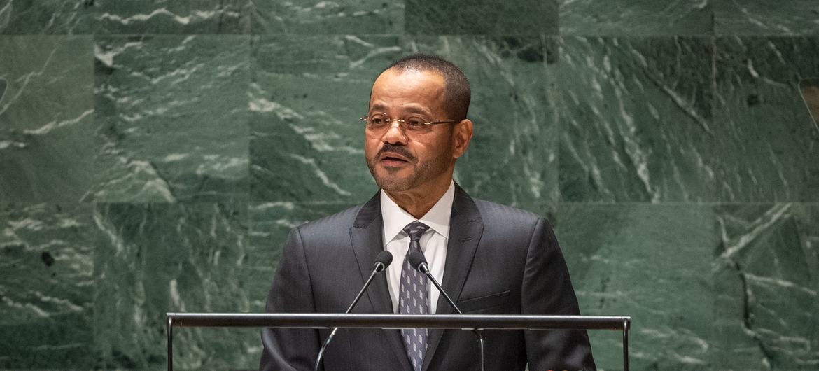 سلطنة عمان تؤكد ضرورة الحوار لحل النزاعات وتدعو إلى احترام القيم الدينية