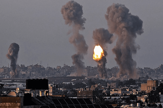 حماس تطلق صواريخ من الأراضي السورية واللبنانية باتجاه إسرائيل