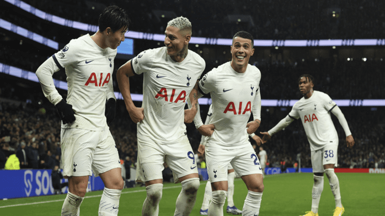 الدوري الإنجليزي: توتنهام يستعيد توازنه بثلاثية في شباك بورنموث