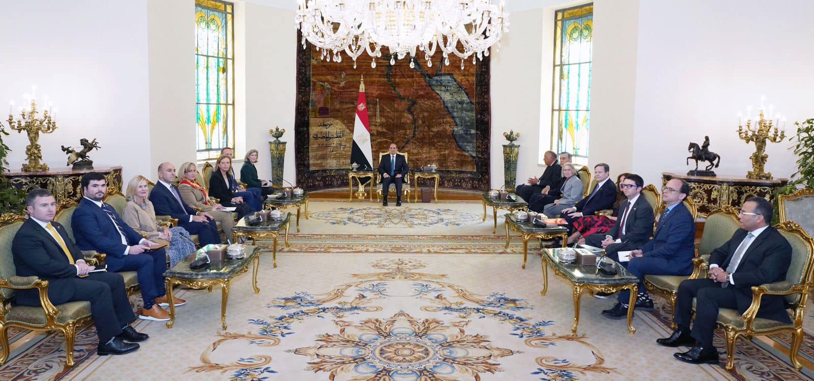 الرئيس السيسي يؤكد رفض مصر التام محاولات تصفية القضية الفلسطينية من خلال تهجير الفلسطينيين من أراضيهم