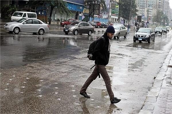 أمطار تضرب 6 محافظات.. الأرصاد تحذر من طقس الساعات القادمة