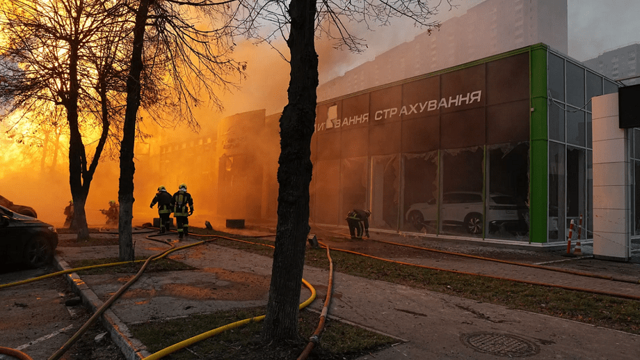 هجمات صاروخية روسية على مدينتين في أوكرانيا تسفر عن مقتل شخص وإصابة العشرات