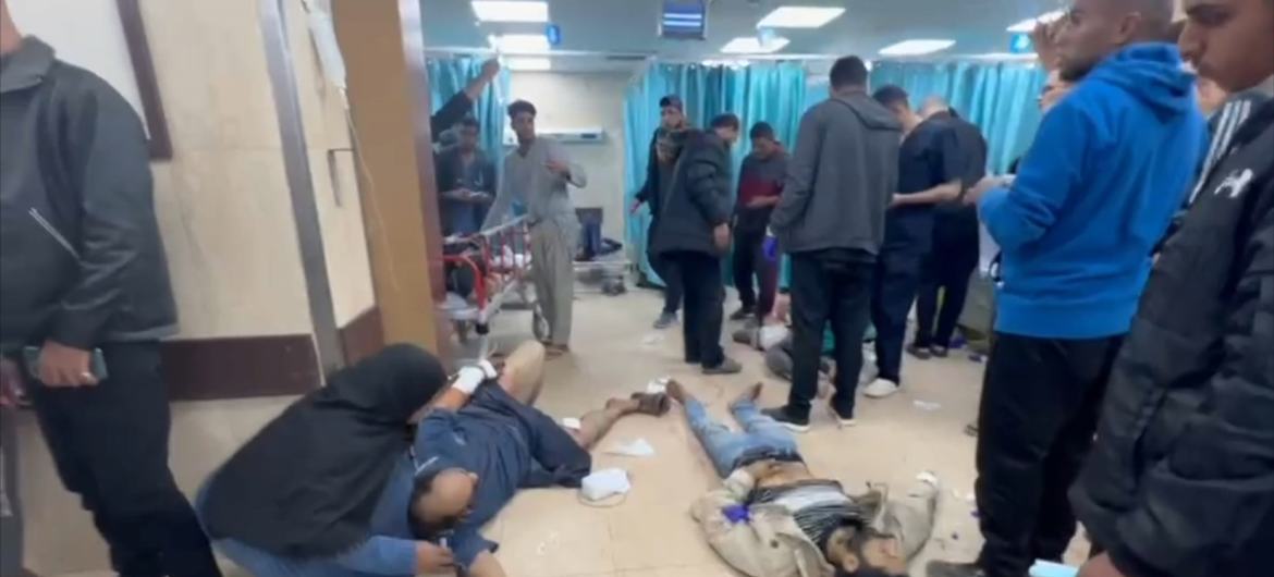 الأمم المتحدة تقوم بإيصال إمدادات لمستشفى الأقصى في غزة