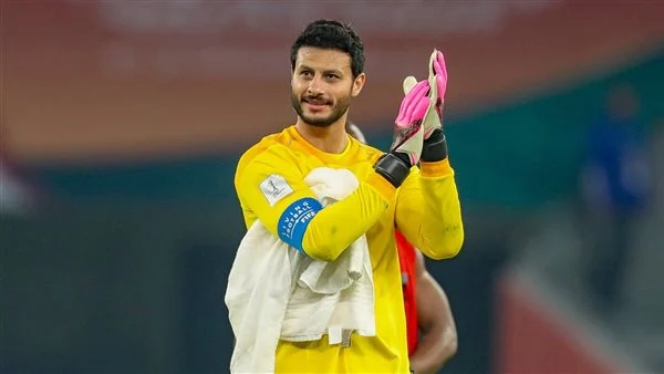 حارس جديد يدخل حسابات الأهلى لخلافة محمد الشناوى قبل غلق القيد