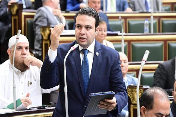 طلب إحاطة بشأن منع بعض طلبة كلية التجارة من أداء الامتحانات بسبب المصروفات