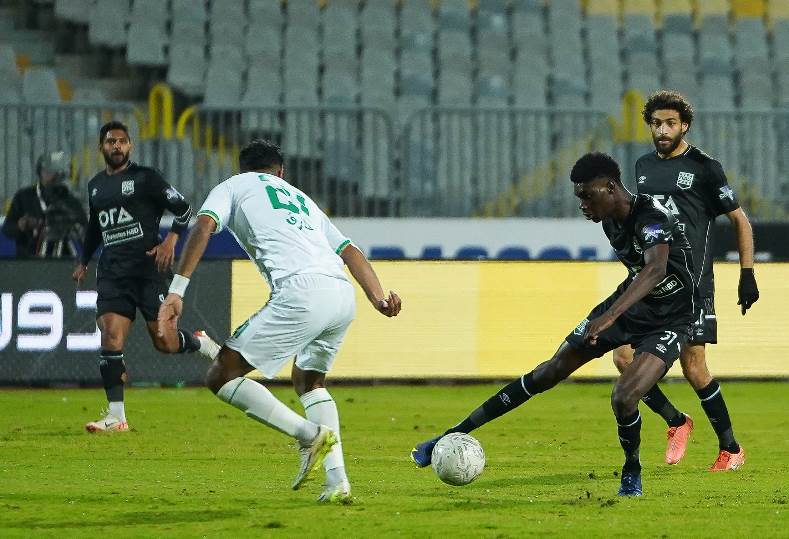 المصرى البورسعيدى يتصدر جدول الدورى بعد تعادله مع فريق زد